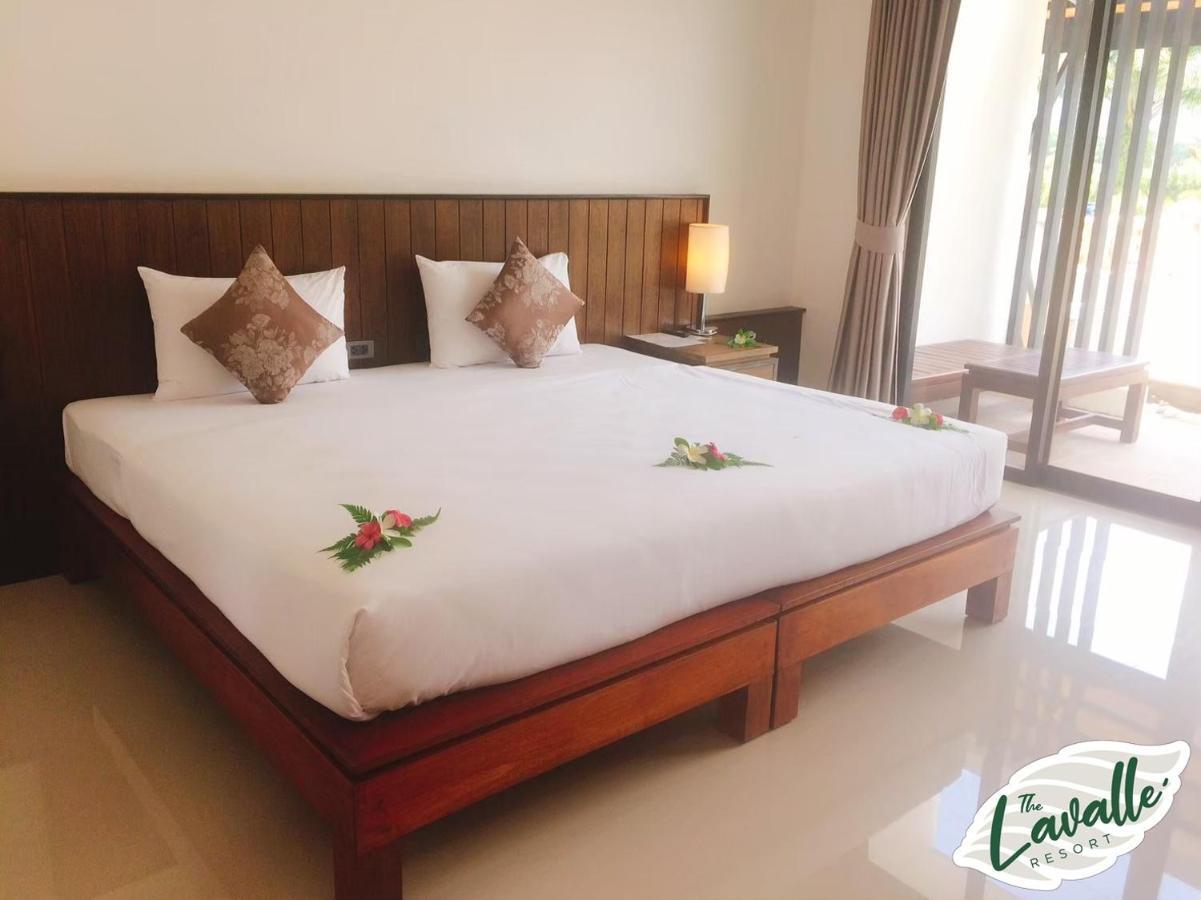 Deluxe Double or Twin Room with Pool Access,949607710:JPEG